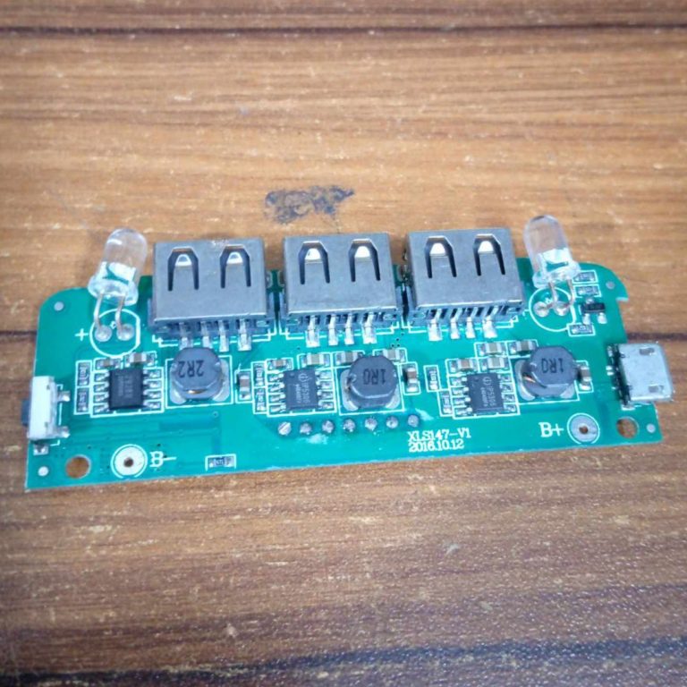 Display With 3 USB Power Bank Circuit With Input DC 5V 2A